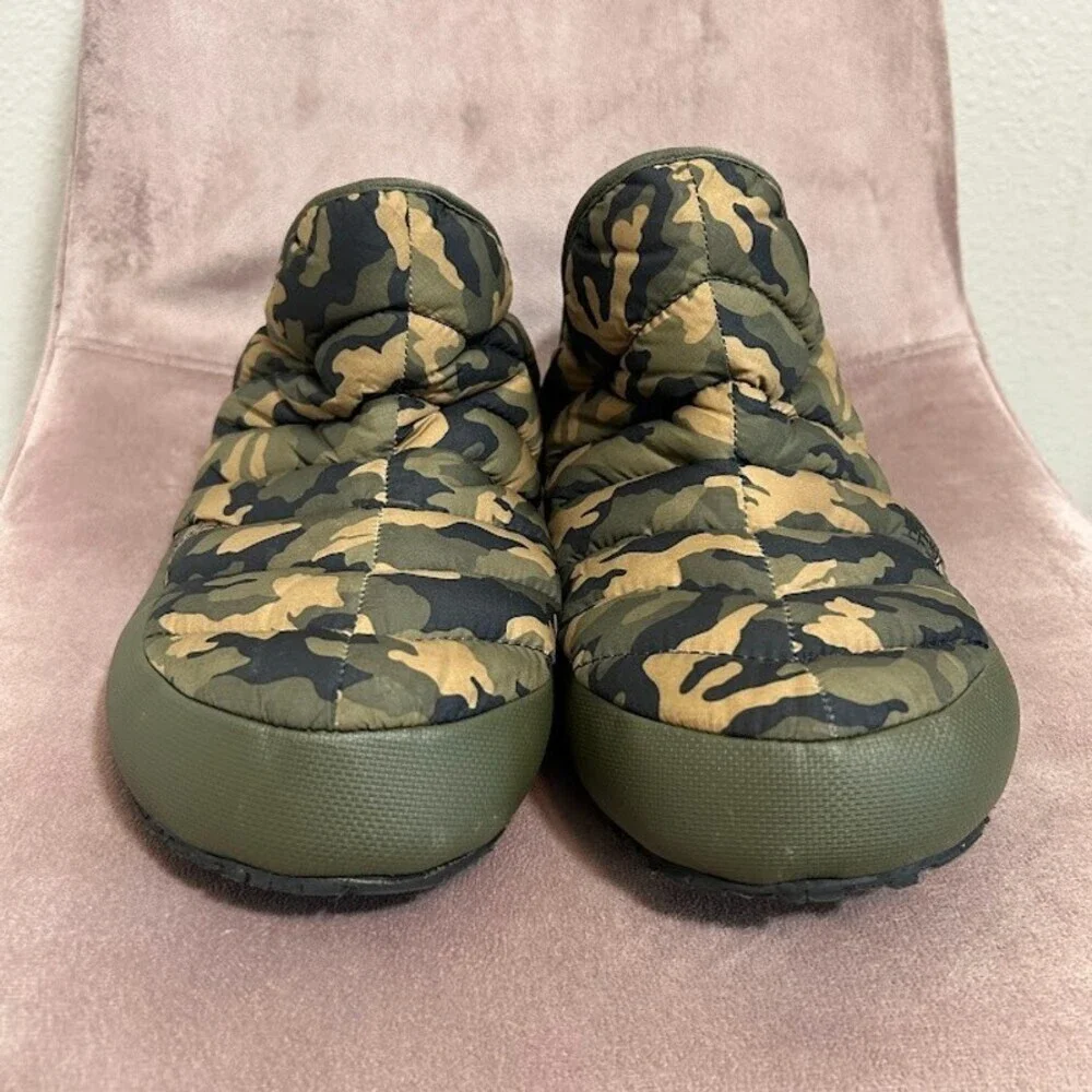 The North Face Thermoball Traction Booties Mens 13 Camouflage Slippers Puffer